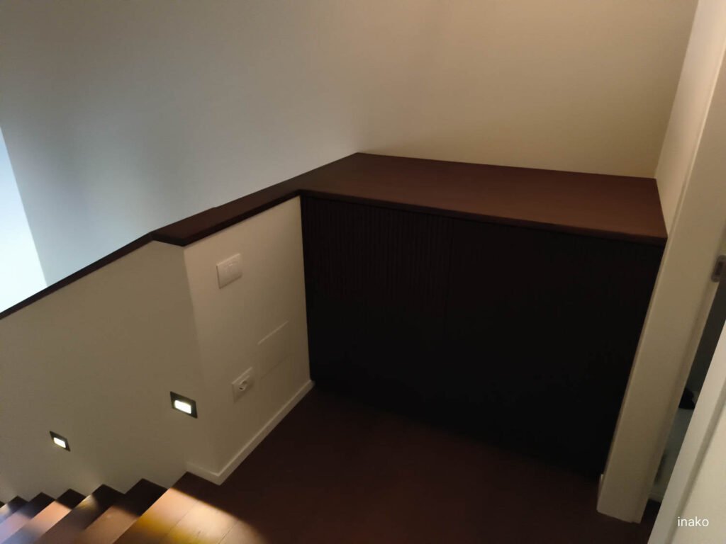 Corrimano e mobile copri-lavatrice di Letizia (Assisi)