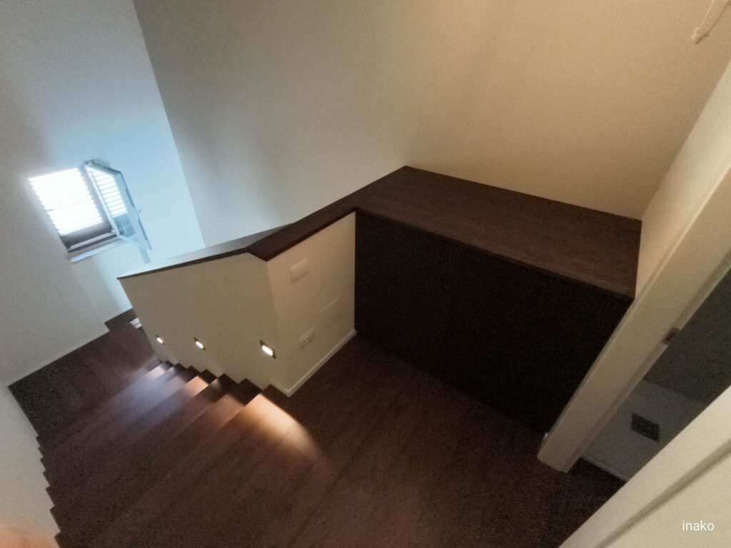 Corrimano e mobile copri-lavatrice di Letizia (Assisi)