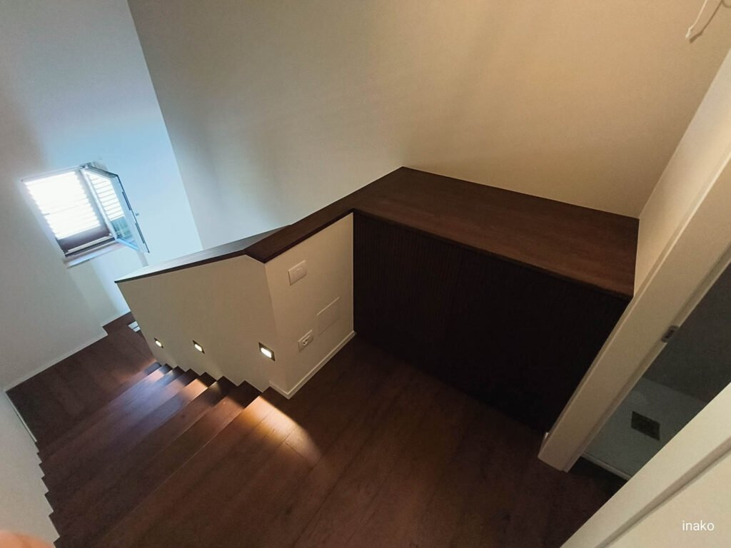 Corrimano e mobile copri-lavatrice di Letizia (Assisi)