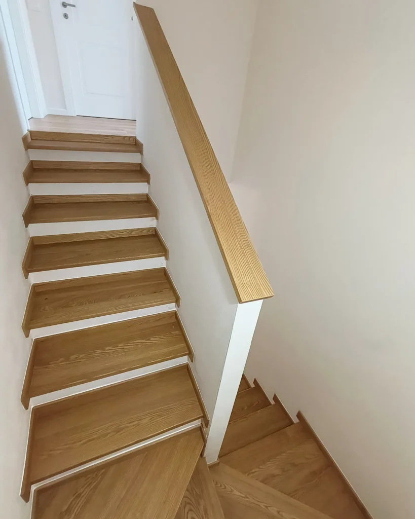 Pedane e corrimano in legno di frassino di Mohammed da Foligno